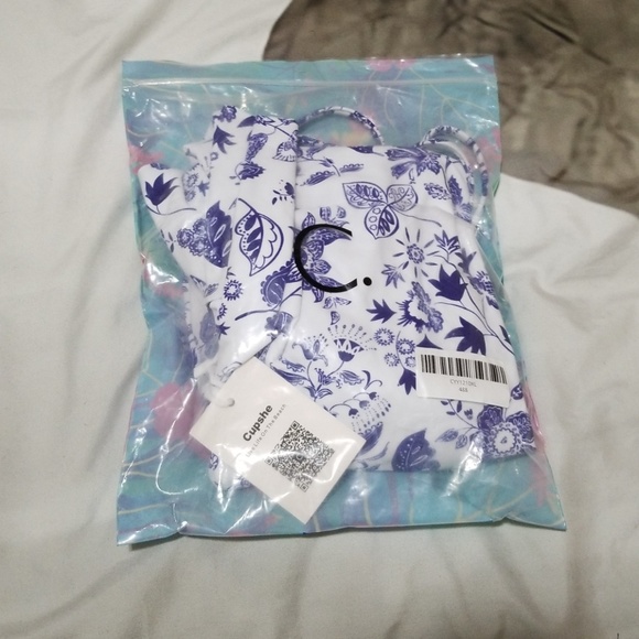 Bikini - Picture 4 of 4